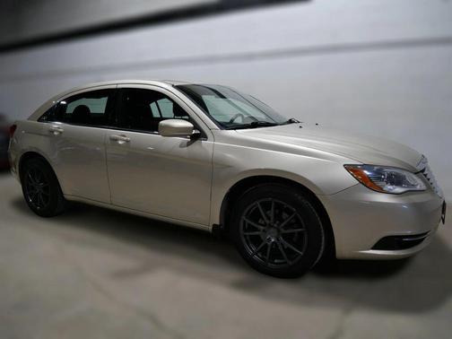 2013 Chrysler 200 Touring