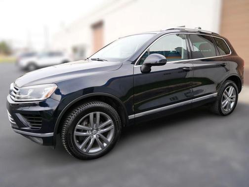 2016 Volkswagen Touareg VR6 Lux
