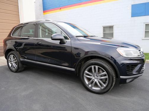 2016 Volkswagen Touareg VR6 Lux