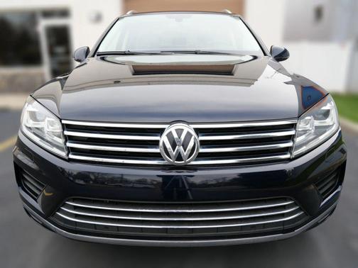 2016 Volkswagen Touareg VR6 Lux