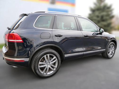 2016 Volkswagen Touareg VR6 Lux