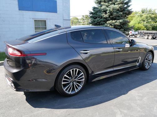 2019 Kia Stinger Sedan 4D