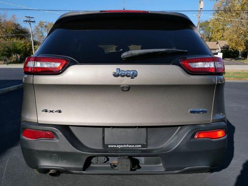 2016 Jeep Cherokee Sport