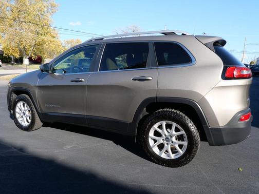2016 Jeep Cherokee Sport