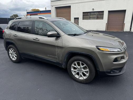 2016 Jeep Cherokee Sport