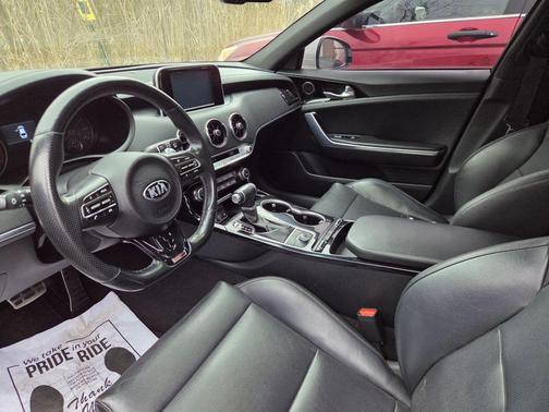 2021 Kia Stinger GT-Line