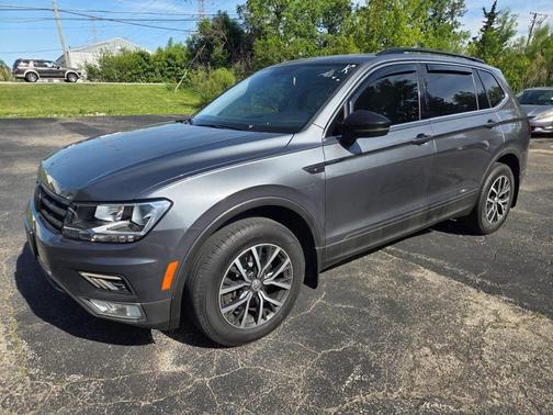 Gray 2019 Volkswagen Tiguan 2.0T SE 4MOTION
