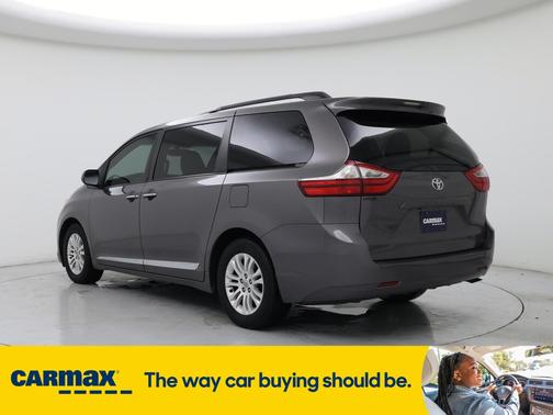 2017 Toyota Sienna XLE