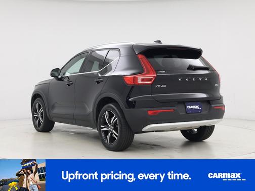 2025 Volvo XC40 B5 Core Bright Theme