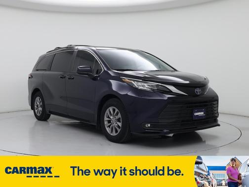 2022 Toyota Sienna LE