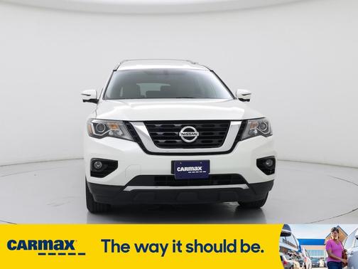 2017 Nissan Pathfinder SL