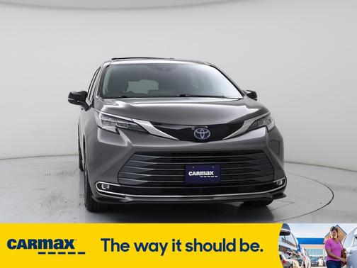 2022 Toyota Sienna Limited