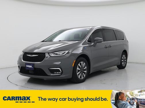 2022 Chrysler Pacifica Hybrid Touring L