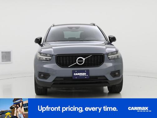 2022 Volvo XC40 T4 R-Design