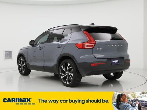 2022 Volvo XC40 T4 R-Design