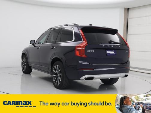 2016 Volvo XC90 T6 Momentum