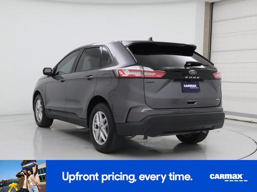 Gray 2022 Ford Edge SE