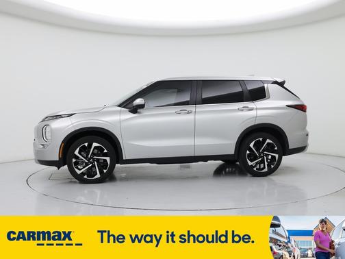 2023 Mitsubishi Outlander SE