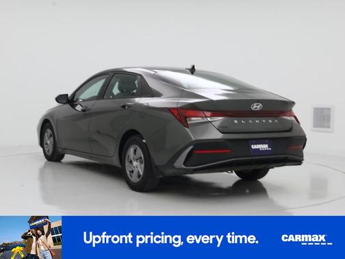 2024 Hyundai ELANTRA SE