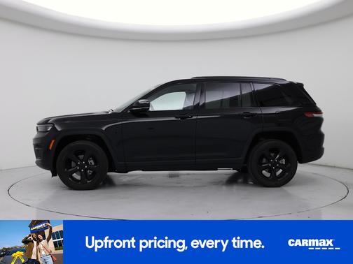 Black 2022 Jeep Grand Cherokee Altitude