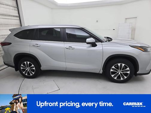 2025 Toyota Highlander XLE