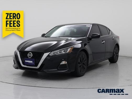 Black 2022 Nissan Altima SV