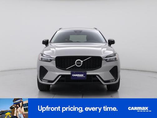 2024 Volvo XC60 B5 Core Dark Theme