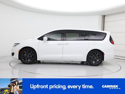 2020 Chrysler Pacifica Touring