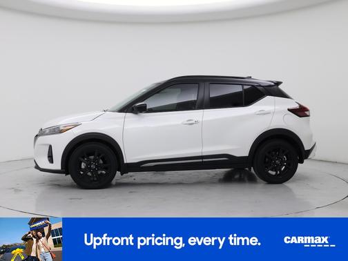 White 2023 Nissan Kicks SR