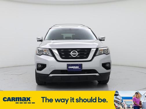 2017 Nissan Pathfinder SL