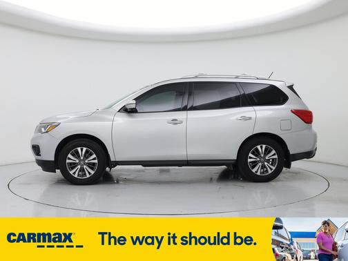 2017 Nissan Pathfinder SL