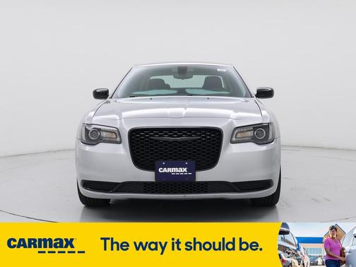 2023 Chrysler 300 Touring
