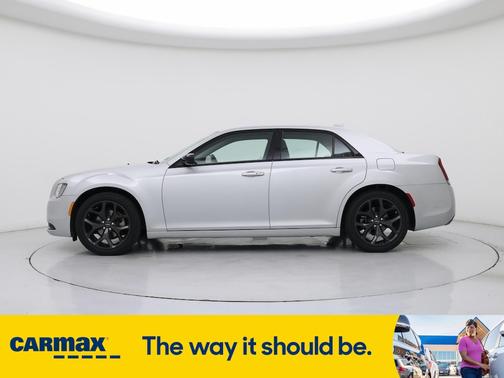 2023 Chrysler 300 Touring