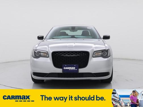 2023 Chrysler 300 Touring