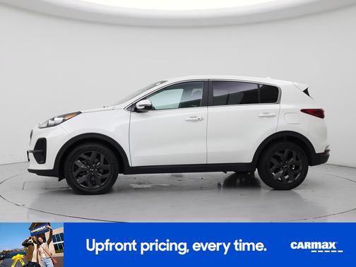 White 2022 Kia Sportage LX