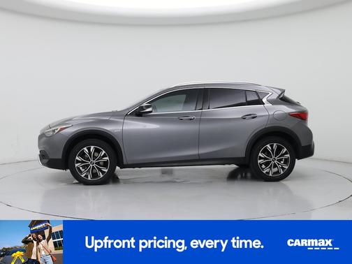 2017 INFINITI QX30 Luxury