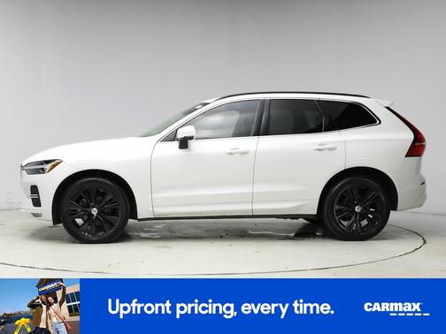 White 2022 Volvo XC60 B5 Momentum