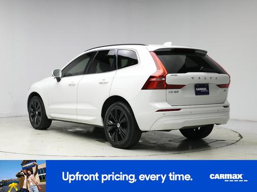 White 2022 Volvo XC60 B5 Momentum