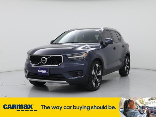 2021 Volvo XC40 T5 Momentum