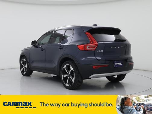 2021 Volvo XC40 T5 Momentum