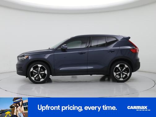 2021 Volvo XC40 T5 Momentum
