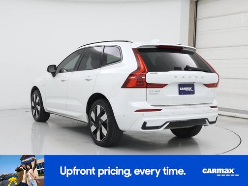 White 2023 Volvo XC60 Recharge Plug-In Hybrid T8 Plus Dark Theme