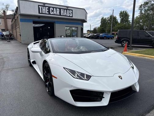 Bianco Monocerus 2019 Lamborghini Huracan LP580-2S