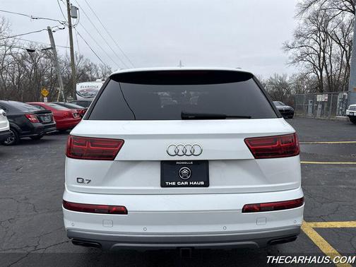 2019 Audi Q7 55 Premium Plus