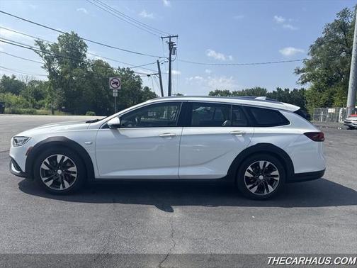 2018 Buick Regal TourX Essence