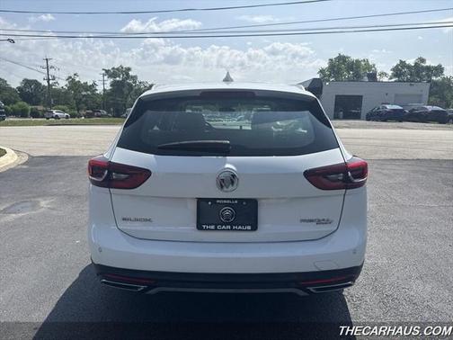 2018 Buick Regal TourX Essence