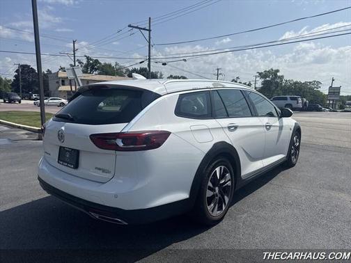 2018 Buick Regal TourX Essence