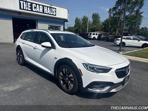 2018 Buick Regal TourX Essence