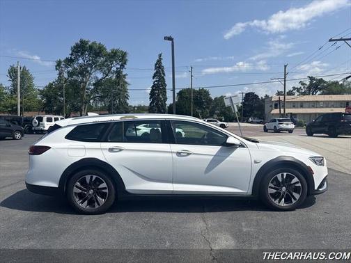 2018 Buick Regal TourX Essence