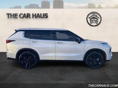 2024 Mitsubishi Outlander SE Black Edition w/Pano Roof S-AWC